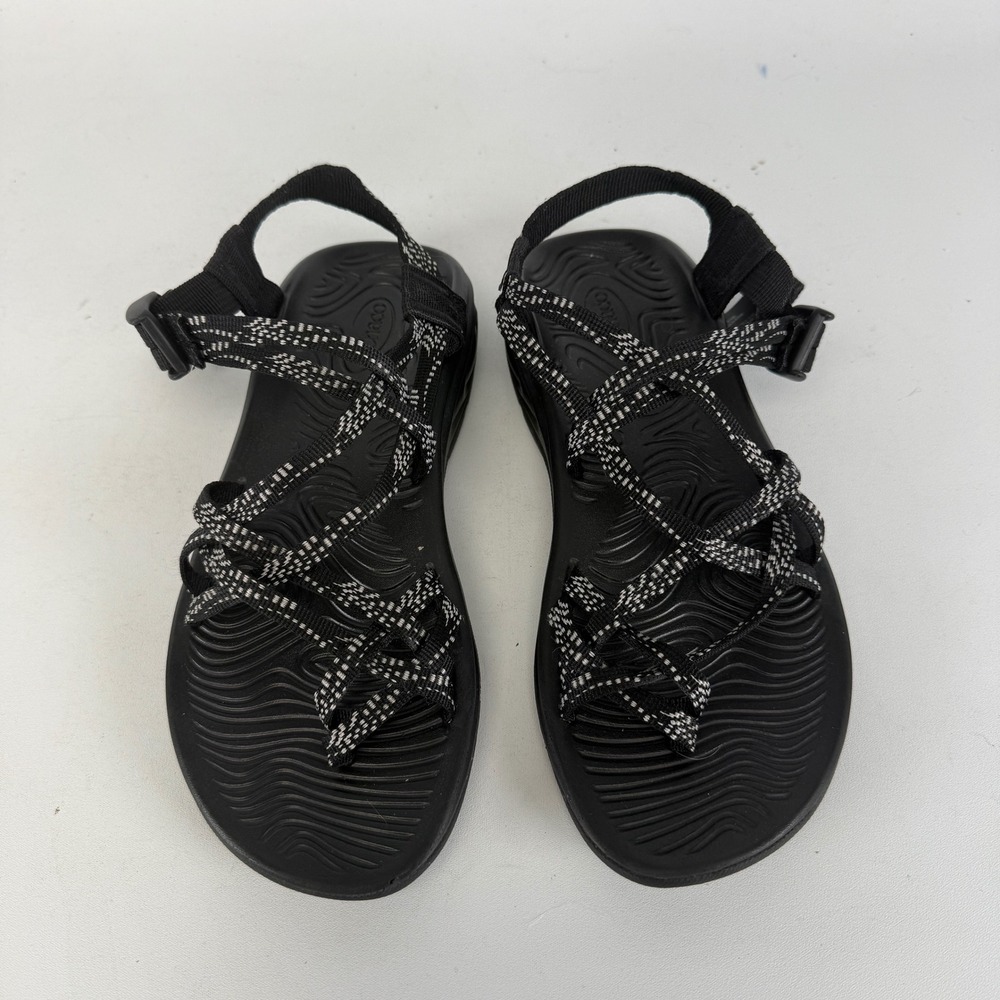Chaco Z Cloud X2 Womens 9 Black White Strappy Toe Loop Sport Sandals J106664
